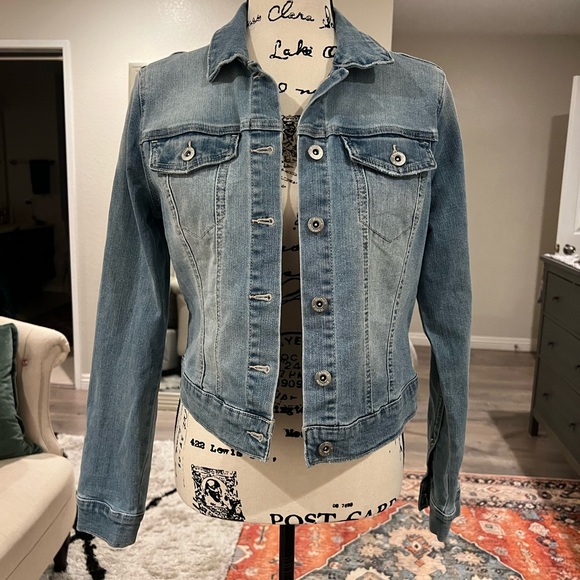Jessica Simpson Stretch Jean Jacket Medium Wash Size M - Picture 15 of 15